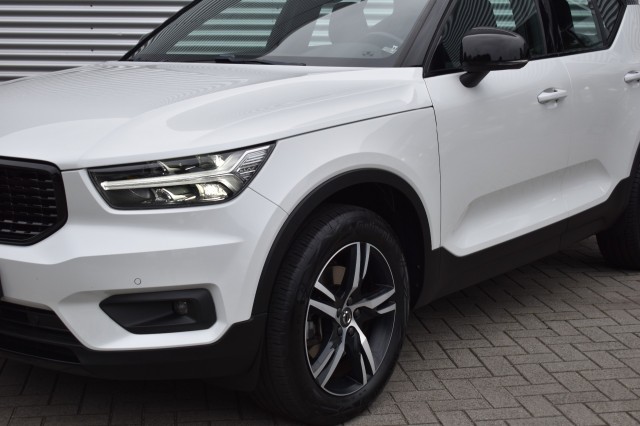 VOLVO XC40 2.0 T4 R-DESIGN / STOEL+STW VERW. / EL. A-KLEP / EL. WEGKLAP TREKHAAK, Grouwstra Auto`s, Deventer