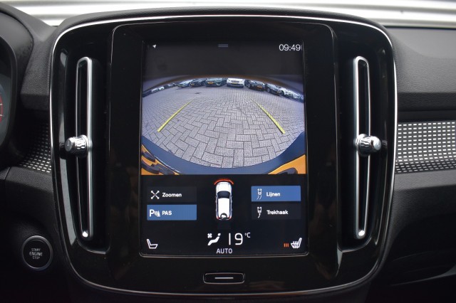 VOLVO XC40 2.0 T4 R-DESIGN / STOEL+STW VERW. / EL. A-KLEP / EL. WEGKLAP TREKHAAK, Grouwstra Auto`s, Deventer