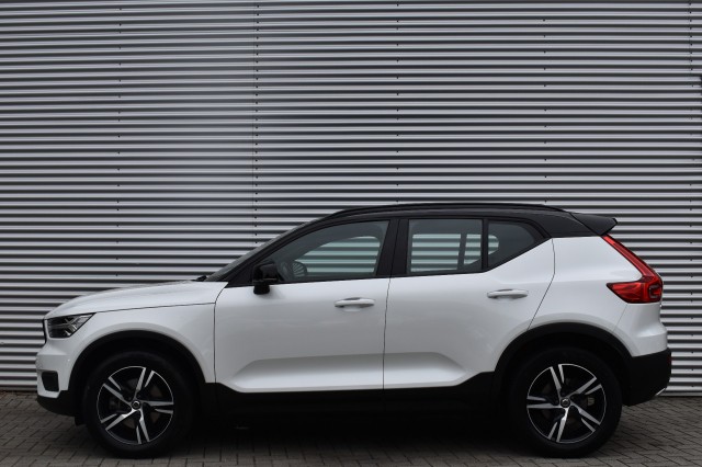 VOLVO XC40 2.0 T4 R-DESIGN / STOEL+STW VERW. / EL. A-KLEP / EL. WEGKLAP TREKHAAK, Grouwstra Auto`s, Deventer