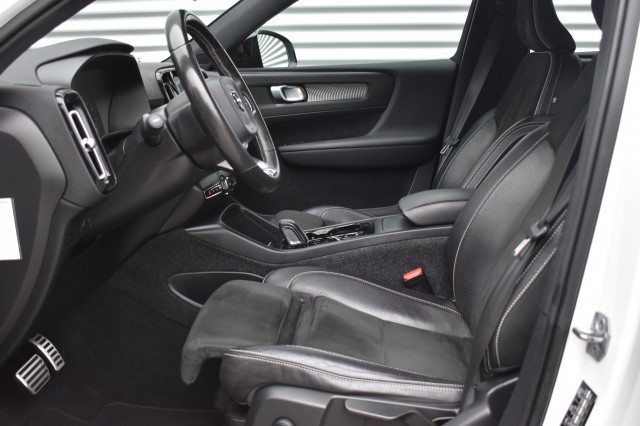 VOLVO XC40 2.0 T4 R-DESIGN / STOEL+STW VERW. / EL. A-KLEP / EL. WEGKLAP TREKHAAK, Grouwstra Auto`s, Deventer