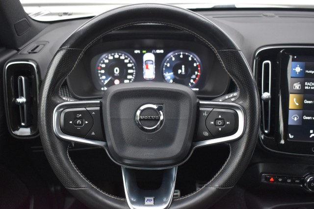VOLVO XC40 2.0 T4 R-DESIGN / STOEL+STW VERW. / EL. A-KLEP / EL. WEGKLAP TREKHAAK, Grouwstra Auto`s, Deventer