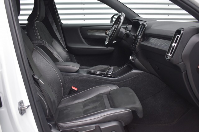 VOLVO XC40 2.0 T4 R-DESIGN / STOEL+STW VERW. / EL. A-KLEP / EL. WEGKLAP TREKHAAK, Grouwstra Auto`s, Deventer