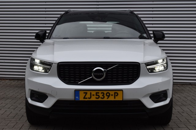 VOLVO XC40 2.0 T4 R-DESIGN / STOEL+STW VERW. / EL. A-KLEP / EL. WEGKLAP TREKHAAK, Grouwstra Auto`s, Deventer