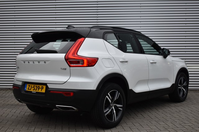 VOLVO XC40 2.0 T4 R-DESIGN / STOEL+STW VERW. / EL. A-KLEP / EL. WEGKLAP TREKHAAK, Grouwstra Auto`s, Deventer
