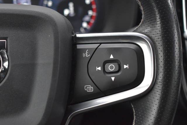 VOLVO XC40 2.0 T4 R-DESIGN / STOEL+STW VERW. / EL. A-KLEP / EL. WEGKLAP TREKHAAK, Grouwstra Auto`s, Deventer