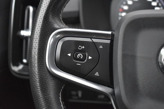 VOLVO XC40 2.0 T4 R-DESIGN / STOEL+STW VERW. / EL. A-KLEP / EL. WEGKLAP TREKHAAK, Grouwstra Auto`s, Deventer