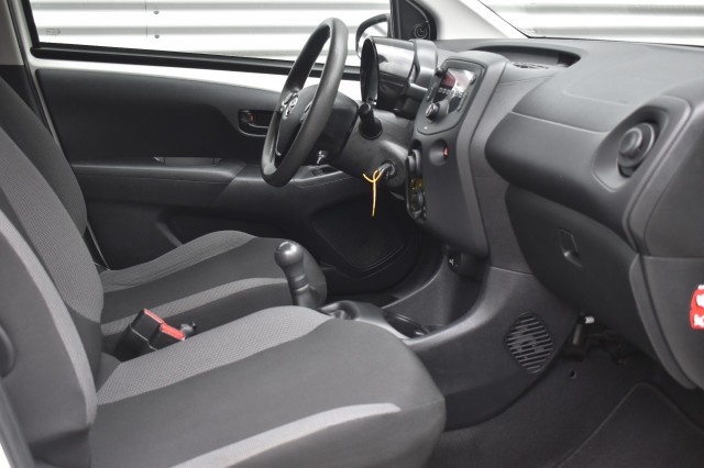 TOYOTA AYGO 1.0 VVT-I 5DRS. X-FUN / NL AUTO / AIRCO / EL. RAMEN / BLUETOOTH, Grouwstra Auto`s, Deventer