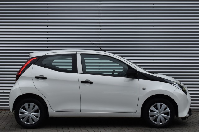 TOYOTA AYGO 1.0 VVT-I 5DRS. X-FUN / NL AUTO / AIRCO / EL. RAMEN / BLUETOOTH, Grouwstra Auto`s, Deventer