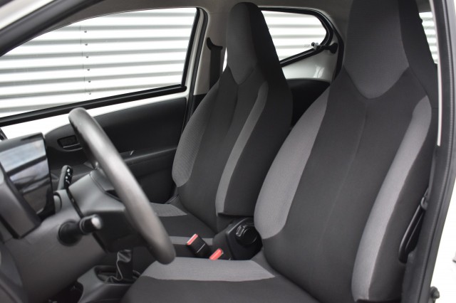TOYOTA AYGO 1.0 VVT-I 5DRS. X-FUN / NL AUTO / AIRCO / EL. RAMEN / BLUETOOTH, Grouwstra Auto`s, Deventer