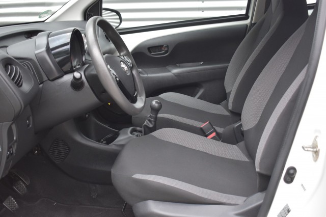 TOYOTA AYGO 1.0 VVT-I 5DRS. X-FUN / NL AUTO / AIRCO / EL. RAMEN / BLUETOOTH, Grouwstra Auto`s, Deventer