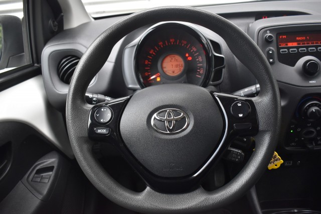 TOYOTA AYGO 1.0 VVT-I 5DRS. X-FUN / NL AUTO / AIRCO / EL. RAMEN / BLUETOOTH, Grouwstra Auto`s, Deventer