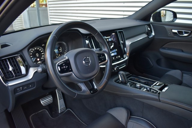 VOLVO V60 2.0 T6 AWD RECHARGE. R-DESIGN / STOEL+STW VERW. / EL. TREKHAAK, Grouwstra Auto`s, Deventer