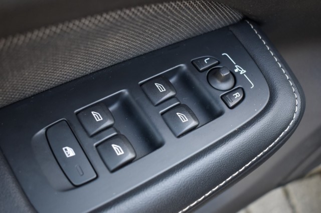 VOLVO V60 2.0 T6 AWD RECHARGE. R-DESIGN / STOEL+STW VERW. / EL. TREKHAAK, Grouwstra Auto`s, Deventer