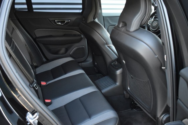 VOLVO V60 2.0 T6 AWD RECHARGE. R-DESIGN / STOEL+STW VERW. / EL. TREKHAAK, Grouwstra Auto`s, Deventer