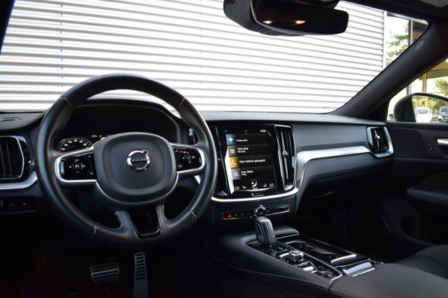 VOLVO V60 2.0 T6 AWD RECHARGE. R-DESIGN / STOEL+STW VERW. / EL. TREKHAAK, Grouwstra Auto`s, Deventer