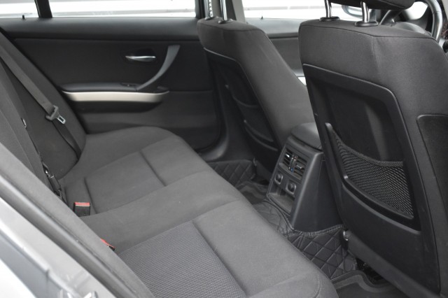 BMW 3-SERIE 325I BUSINESS LINE  / SCHUIF/KANTELDAK / SPORTSTOELEN / NAVI / NL-AUTO /, Grouwstra Auto`s, Deventer