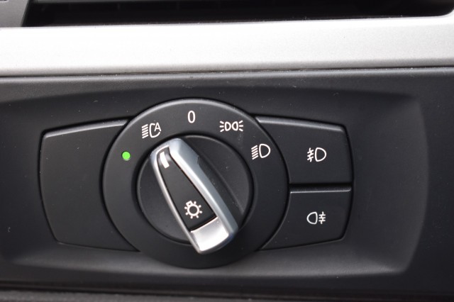 BMW 3-SERIE 325I BUSINESS LINE  / SCHUIF/KANTELDAK / SPORTSTOELEN / NAVI / NL-AUTO /, Grouwstra Auto`s, Deventer