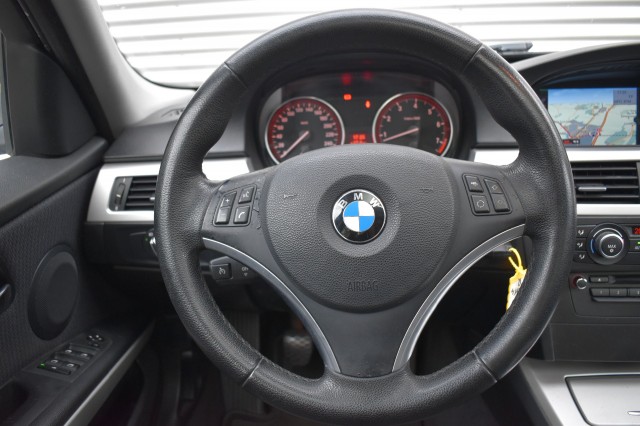 BMW 3-SERIE 325I BUSINESS LINE  / SCHUIF/KANTELDAK / SPORTSTOELEN / NAVI / NL-AUTO /, Grouwstra Auto`s, Deventer