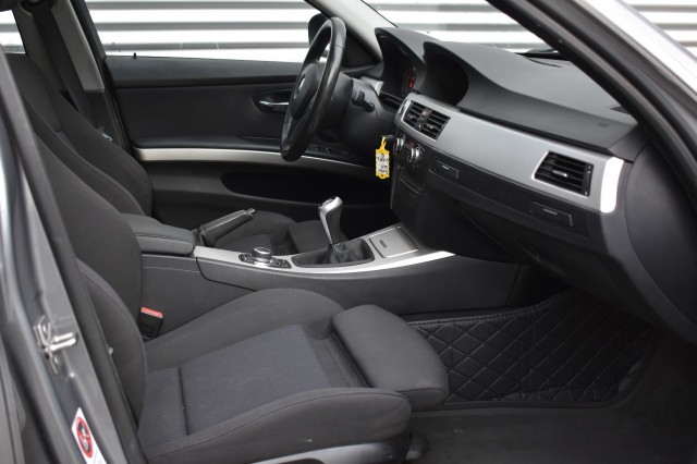BMW 3-SERIE 325I BUSINESS LINE  / SCHUIF/KANTELDAK / SPORTSTOELEN / NAVI / NL-AUTO /, Grouwstra Auto`s, Deventer