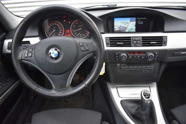 BMW 3-SERIE 325I BUSINESS LINE  / SCHUIF/KANTELDAK / SPORTSTOELEN / NAVI / NL-AUTO /, Grouwstra Auto`s, Deventer