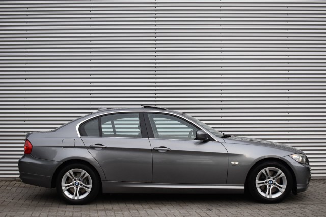 BMW 3-SERIE 325I BUSINESS LINE  / SCHUIF/KANTELDAK / SPORTSTOELEN / NAVI / NL-AUTO /, Grouwstra Auto`s, Deventer
