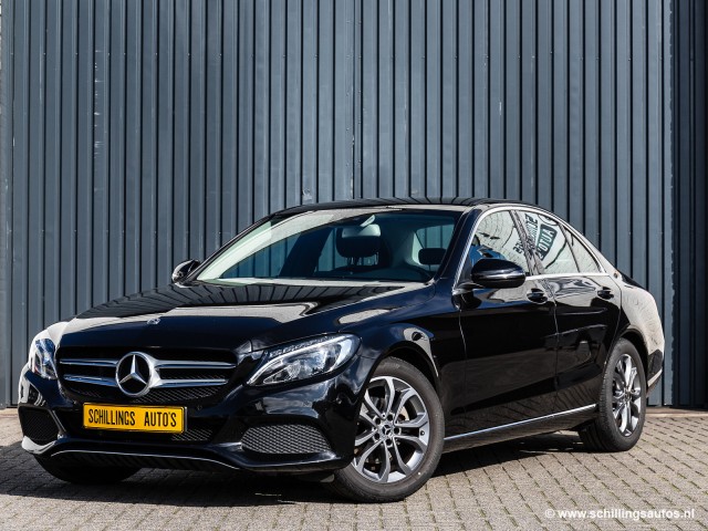 MERCEDES-BENZ C-KLASSE C 180 Automaat Navi AMG Line 51.000KM!, Schillings Auto's, Cadier en keer