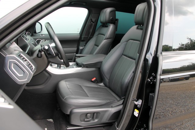 LAND ROVER RANGE ROVER P400e Limited Edition - 404 pk **Pano / Head up / Rear entertain, Autobedrijf Ploemen Meerssen BV, Meerss