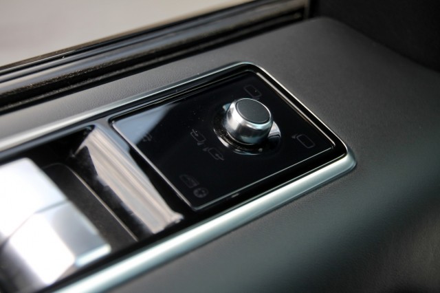 LAND ROVER RANGE ROVER P400e Limited Edition - 404 pk **Pano / Head up / Rear entertain, Autobedrijf Ploemen Meerssen BV, Meerss