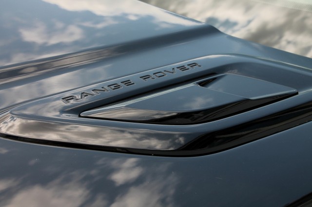 LAND ROVER RANGE ROVER P400e Limited Edition - 404 pk **Pano / Head up / Rear entertain, Autobedrijf Ploemen Meerssen BV, Meerss