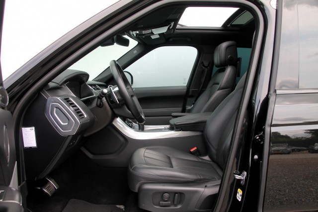 LAND ROVER RANGE ROVER P400e Limited Edition - 404 pk **Pano / Head up / Rear entertain, Autobedrijf Ploemen Meerssen BV, Meerss