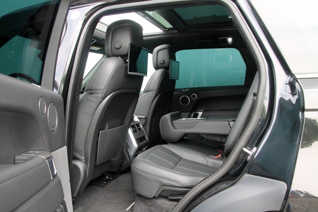 LAND ROVER RANGE ROVER P400e Limited Edition - 404 pk **Pano / Head up / Rear entertain, Autobedrijf Ploemen Meerssen BV, Meerss