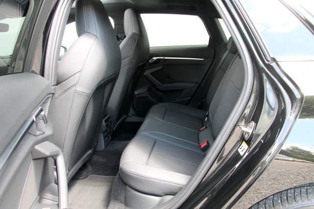 AUDI A3 Sportback 45 TFSIe S-Line - 245 pk **Pano / Camera / Side assist, Autobedrijf Ploemen Meerssen BV, Meerssen