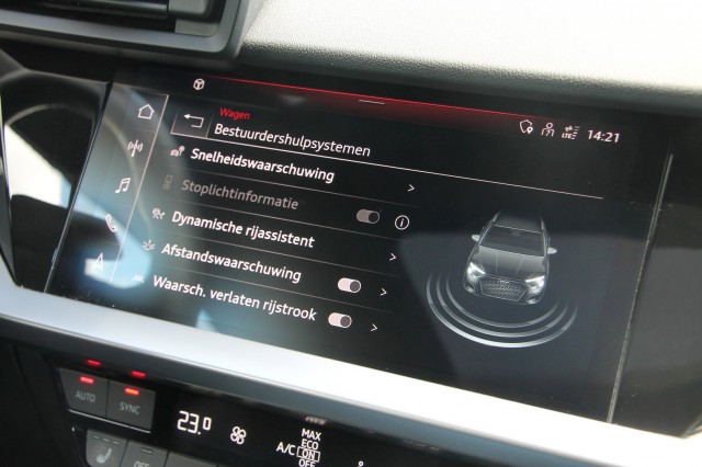 AUDI A3 Sportback 45 TFSIe S-Line - 245 pk **Pano / Camera / Side assist, Autobedrijf Ploemen Meerssen BV, Meerssen