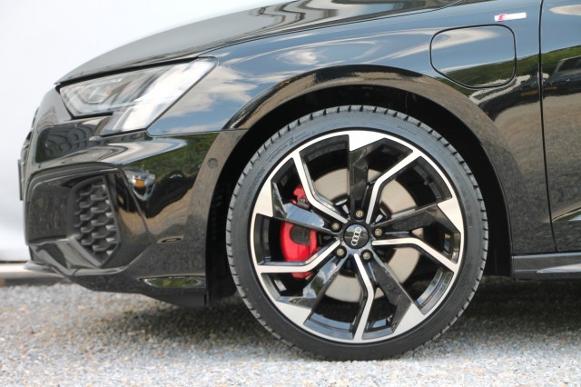 AUDI A3 Sportback 45 TFSIe S-Line - 245 pk **Pano / Camera / Side assist, Autobedrijf Ploemen Meerssen BV, Meerssen