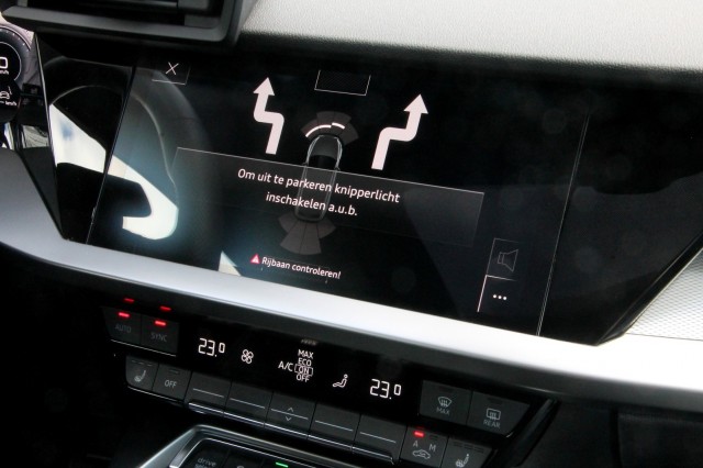 AUDI A3 Sportback 45 TFSIe S-Line - 245 pk **Pano / Camera / Side assist, Autobedrijf Ploemen Meerssen BV, Meerssen