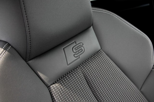 AUDI A3 Sportback 45 TFSIe S-Line - 245 pk **Pano / Camera / Side assist, Autobedrijf Ploemen Meerssen BV, Meerssen