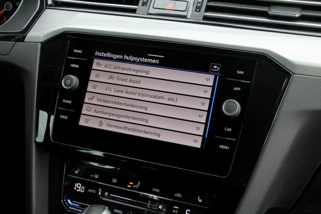 VOLKSWAGEN PASSAT Variant 1.4 TSI PHEV GTE Business - 218 pk **Camera / Massage, Autobedrijf Ploemen Meerssen BV, Meerssen