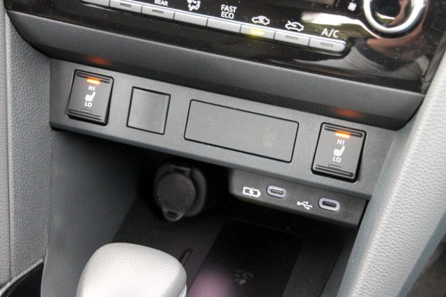 TOYOTA YARIS 1.5 Hybrid 130 Team Player - 93 pk **Carplay / Camera / ACC, Autobedrijf Ploemen Meerssen BV, Meerssen