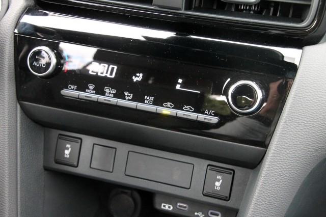 TOYOTA YARIS 1.5 Hybrid 130 Team Player - 93 pk **Carplay / Camera / ACC, Autobedrijf Ploemen Meerssen BV, Meerssen