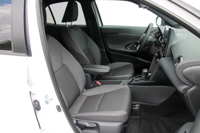 TOYOTA YARIS 1.5 Hybrid 130 Team Player - 93 pk **Carplay / Camera / ACC, Autobedrijf Ploemen Meerssen BV, Meerssen