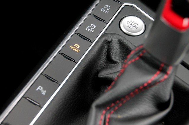 VOLKSWAGEN POLO 2.0 TSI GTI - 207 pk, Autobedrijf Ploemen Meerssen BV, Meerssen