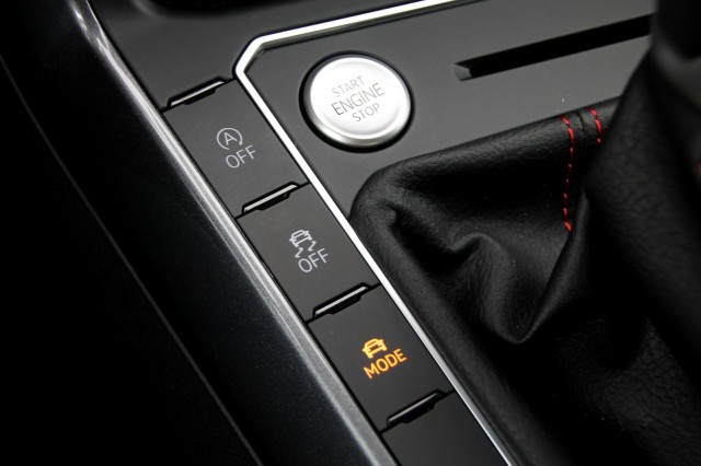 VOLKSWAGEN POLO 2.0 TSI GTI - 207 pk, Autobedrijf Ploemen Meerssen BV, Meerssen