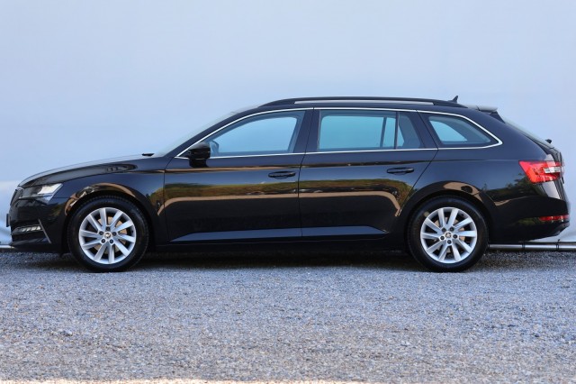 SKODA SUPERB Combi 1.4 TSI iV Business Edition - 218 pk **Carplay / Led / Navi, Autobedrijf Ploemen Meerssen BV, Meerssen