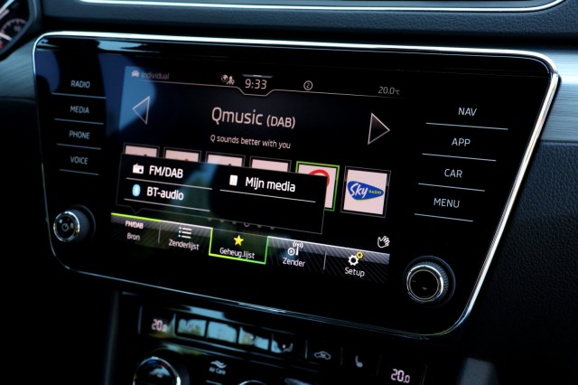 SKODA SUPERB Combi 1.4 TSI iV Business Edition - 218 pk **Carplay / Led / Navi, Autobedrijf Ploemen Meerssen BV, Meerssen