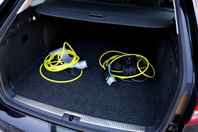 SKODA SUPERB Combi 1.4 TSI iV Business Edition - 218 pk **Carplay / Led / Navi, Autobedrijf Ploemen Meerssen BV, Meerssen