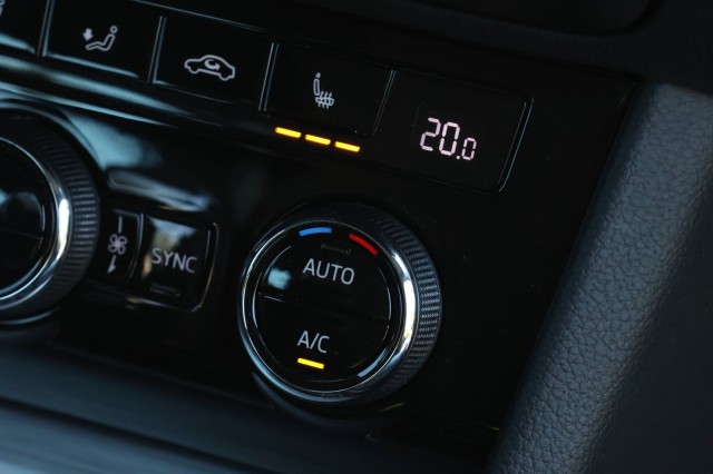 SKODA SUPERB Combi 1.4 TSI iV Business Edition - 218 pk **Carplay / Led / Navi, Autobedrijf Ploemen Meerssen BV, Meerssen