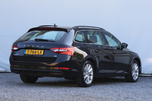 SKODA SUPERB Combi 1.4 TSI iV Business Edition - 218 pk **Carplay / Led / Navi, Autobedrijf Ploemen Meerssen BV, Meerssen