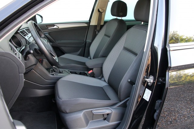 VOLKSWAGEN TIGUAN 1.5 TSI DSG Active - 150 pk **Camera / ACC / Led / Carplay, Autobedrijf Ploemen Meerssen BV, Meerssen