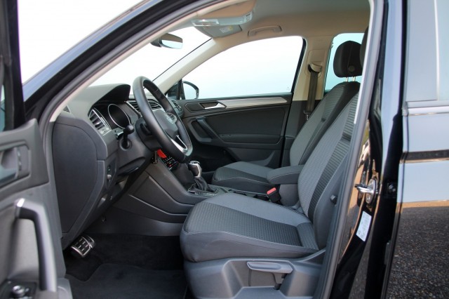 VOLKSWAGEN TIGUAN 1.5 TSI DSG Active - 150 pk **Camera / ACC / Led / Carplay, Autobedrijf Ploemen Meerssen BV, Meerssen