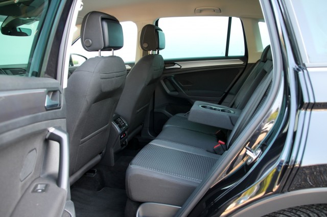 VOLKSWAGEN TIGUAN 1.5 TSI DSG Active - 150 pk **Camera / ACC / Led / Carplay, Autobedrijf Ploemen Meerssen BV, Meerssen